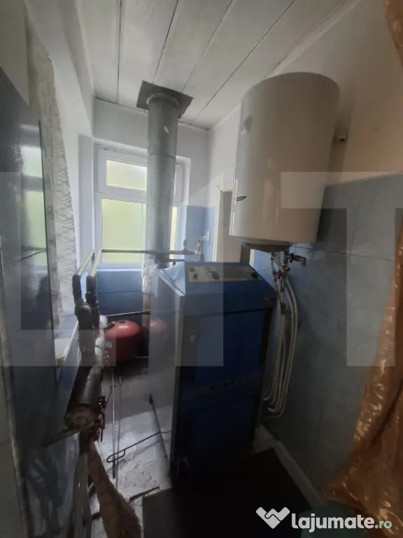 Casă cu 4 camere și teren de 1200 mp - Botosani (Botosani)