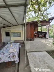 Casă cu 4 camere și teren de 1200 mp 