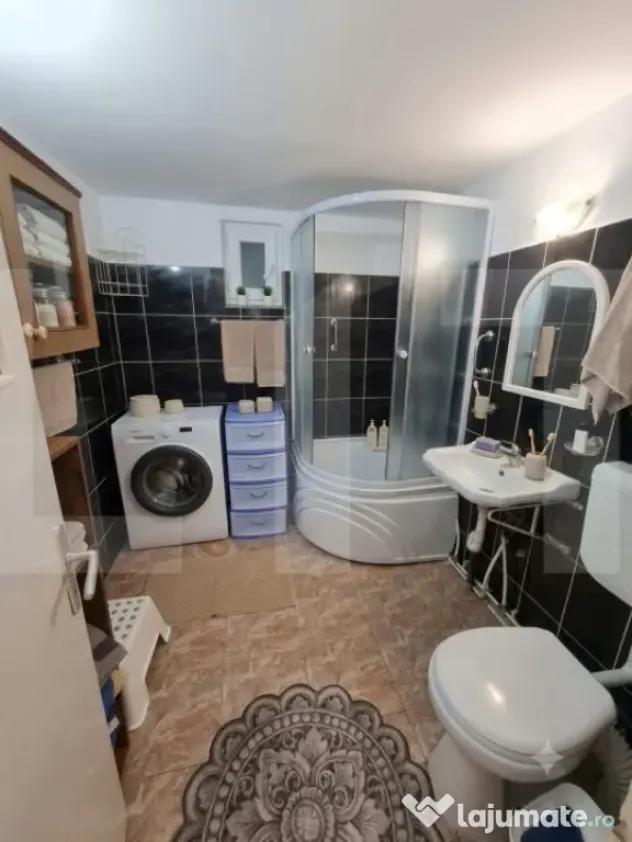 Casă cu 4 camere și teren de 1200 mp - Botosani (Botosani)