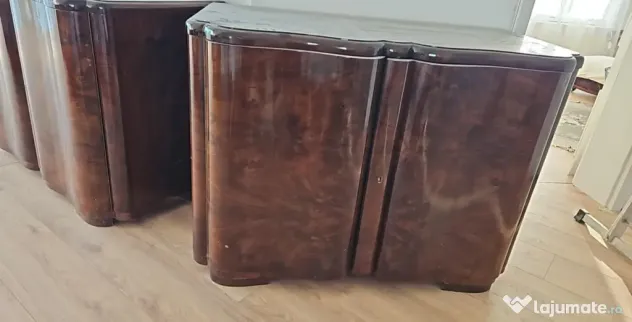 De vânzare mobilier din lemn masiv