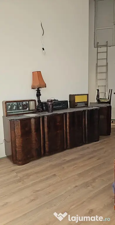 De vânzare mobilier din lemn masiv