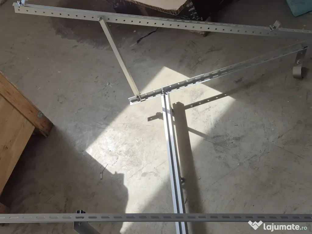 PANOURI FOTOVOLTAICE DE BALCON
