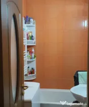 Garsonieră renovată, 33 mp, bucătărie închisă – zona 