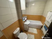 Apartament 3 camere zona Km 5 Renovat cu Centrala si Parcare 