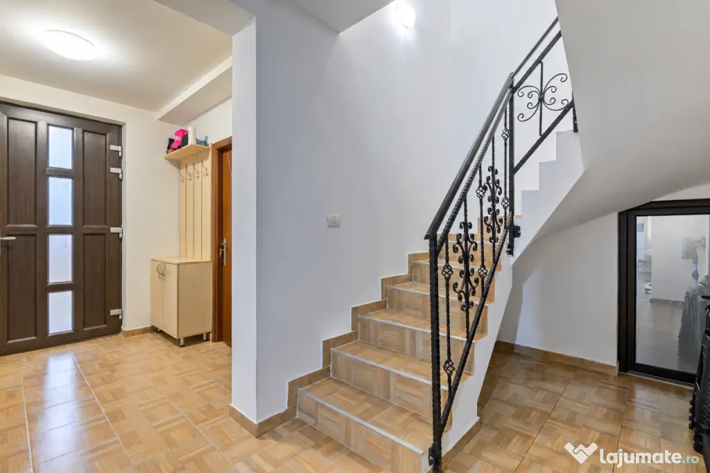 Proprietar vand vila in Comuna Berceni | 5 Camere | 500 mp Teren | Garaj