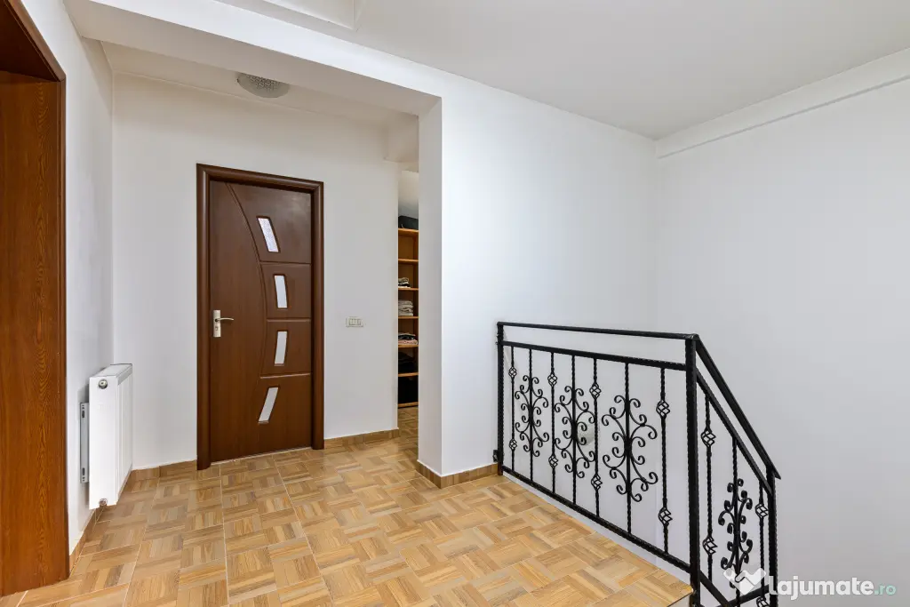 Proprietar vand vila in Comuna Berceni | 5 Camere | 500 mp Teren | Garaj