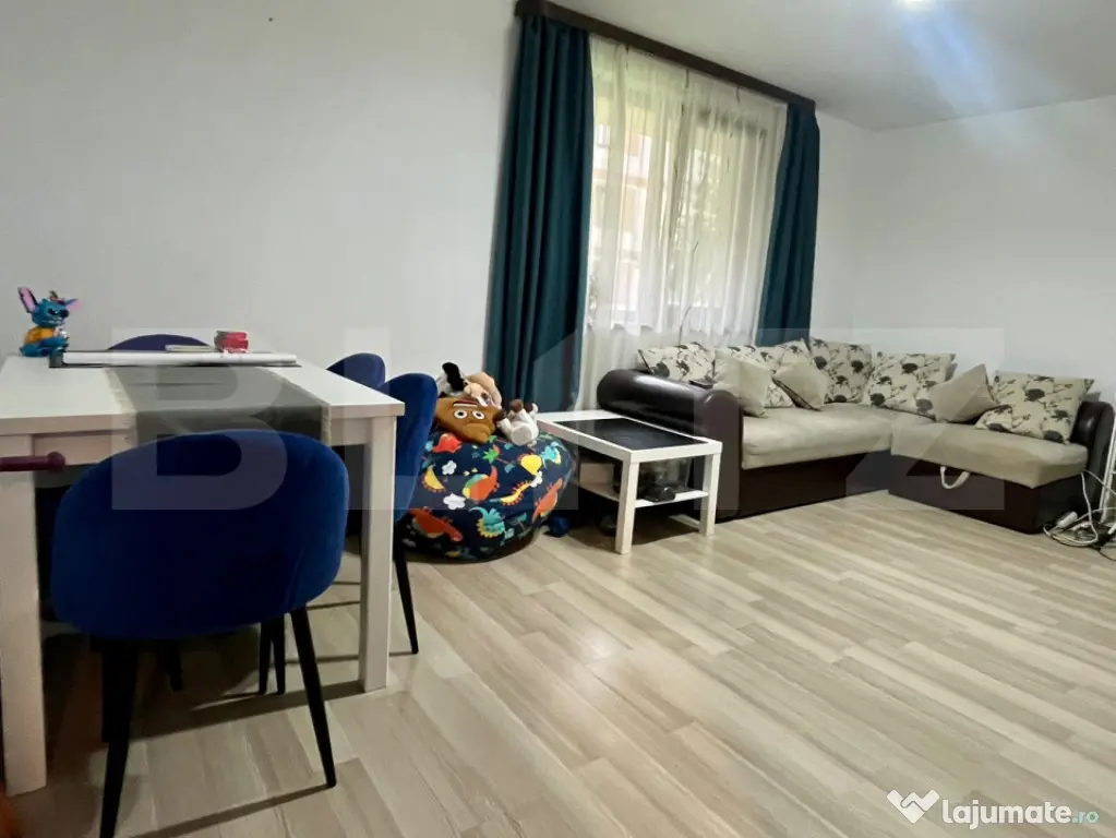Apart. 2 cam. decomandat, parcare inclusă, încălzire în - Brasov (Brasov)