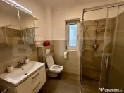 Apartament 3 camere, lux, parcare privată, încălzire în 