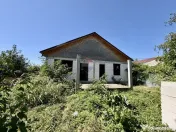 Casă la rosu si teren in Tifesti 