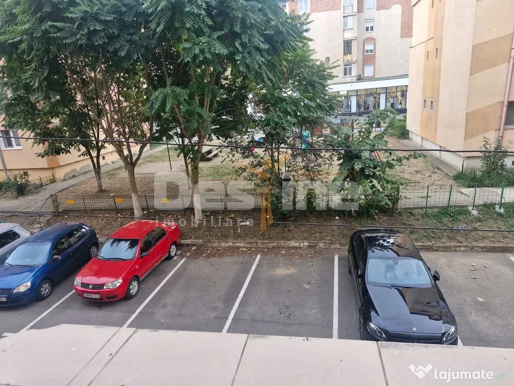 Apartament frumos ultra central - Cugir (Alba)
