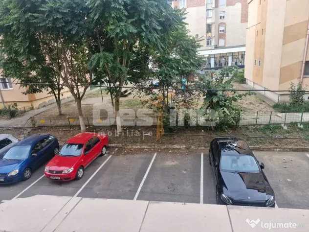 Apartament frumos ultra central - Cugir (Alba)