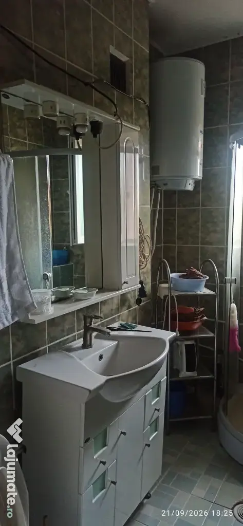 Vând apartament 2 camere central