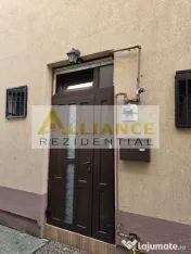 CASĂ ÎNȘIRUITĂ (TRIPLEX) DE VÂNZARE, 5 CAMERE - POPESTI