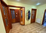 Apartament 3 camere zona Valea Aurie 