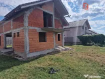 Casa individuala cu 6 camere in constructie in Izvin