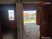 Casa individuala cu 6 camere in constructie in Izvin 