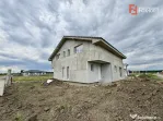 Duplex la cheie cu 3 camere, toate utilitatile - in Mosnita