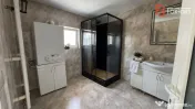 Apartament la curte comuna cu intrare separata, zona Dambovi