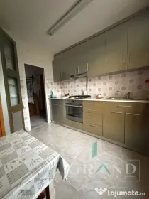 3 CAMERE DECOMANDAT | BALCON | GARAJ | PIVNIȚĂ | CENTRAL?