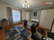 Apartament cu 2 camere decomandat, cladire istorica - Sinaia