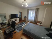 Apartament cu 2 camere decomandat, cladire istorica - Sinaia