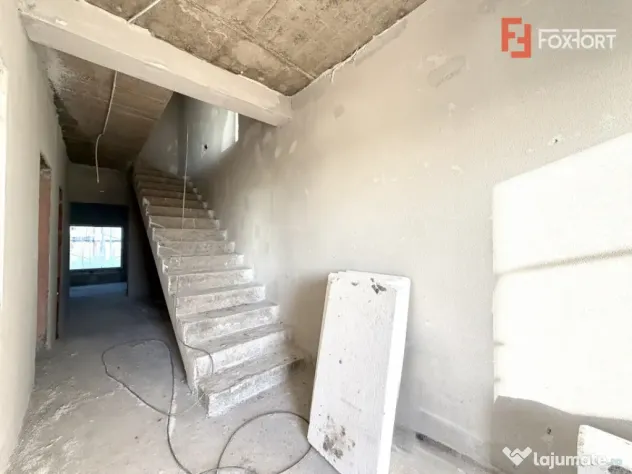 Duplex deosebit cu 4 camere si carport, perete dublu, in Dum - Dumbravita (Timis)