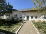 Clădire de birouri 340 mp, parcare și spațiu verde – zo 