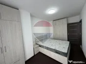 DE INCHIRIAT - Apartament cu 2 camere si loc de parcare 