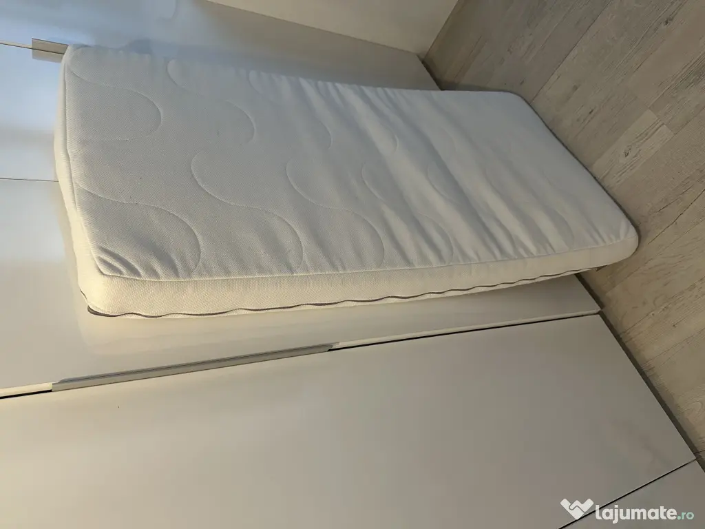 Pătuț Kinderkraft + saltea Ikea