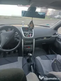 Vînd Peugeot  207, benzină