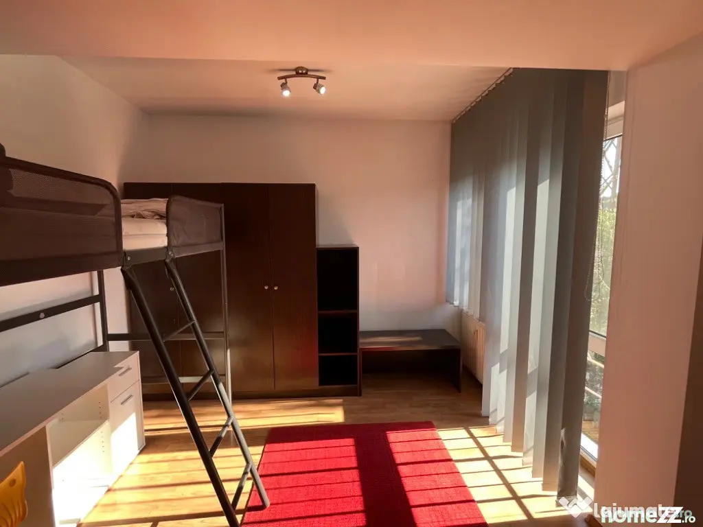 Inchiriez apartament 3 camere in zona centrală Cluj Napoca - Cluj-Napoca (Cluj)