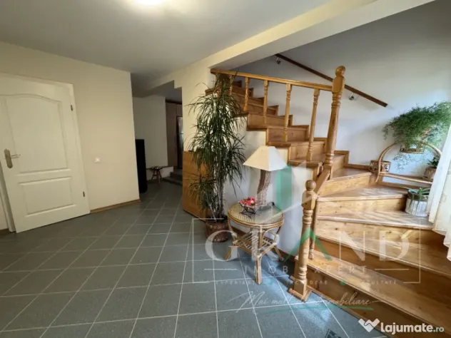 Casă cochetă cu grădină superbă și garaj | 624 mp tere - Cluj-Napoca (Cluj)