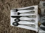 Set tacâmuri 60 piese oțel inoxidabil negru lucios pentru 12 – Negru