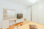 Apartament 3 camere de închiriat – Faleza Nord, Constanț 