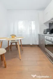 Apartament 3 camere de închiriat – Faleza Nord, Constanț 