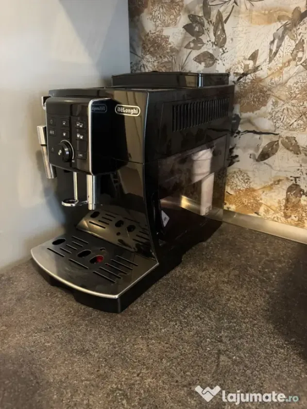 Espressor automat Delonghi Magnifica S, 15 bar, 1450 w, 1.8 l, spumare, negru