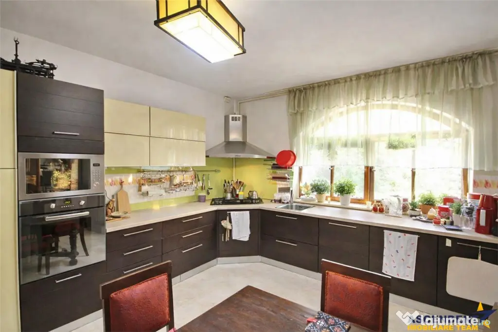 Rezidenta cu personalitate, pe 120 mp, Centrul Istoric, Bra - Brasov (Brasov)