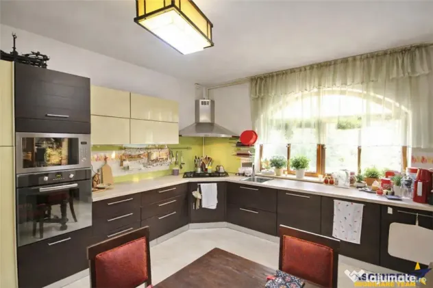 Rezidenta cu personalitate, pe 120 mp, Centrul Istoric, Bra - Brasov (Brasov)