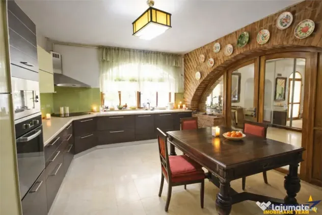 Rezidenta cu personalitate, pe 120 mp, Centrul Istoric, Bra - Brasov (Brasov)