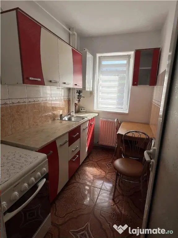 Apartament 2 camere | Semidecomandat | Zona Florilor - Brasov (Brasov)
