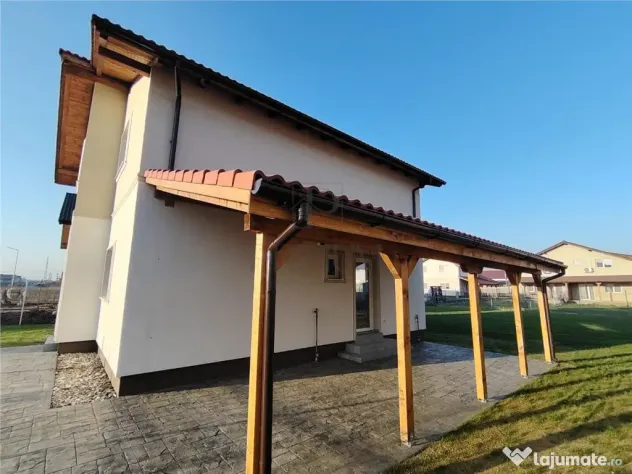 Casa individuala - spatii generoase- zona foarte buna - carp - Mosnita Noua (Timis)