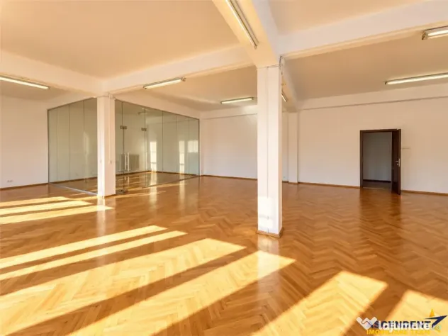 Spatiu birouri, cu 3 locuri parcare, Central, Brasov - Brasov (Brasov)