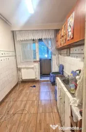 Apartament 2 camere, semidecomandat 