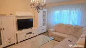 Inchiriez apartament 3 camere decomandat in Deva, I. Creanga, parter