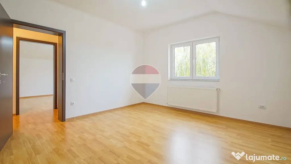 DE VANZARE | 3 CAMERE | CRISTIAN | 72 MP | LOC PARCARE | - Cristian (Brasov)