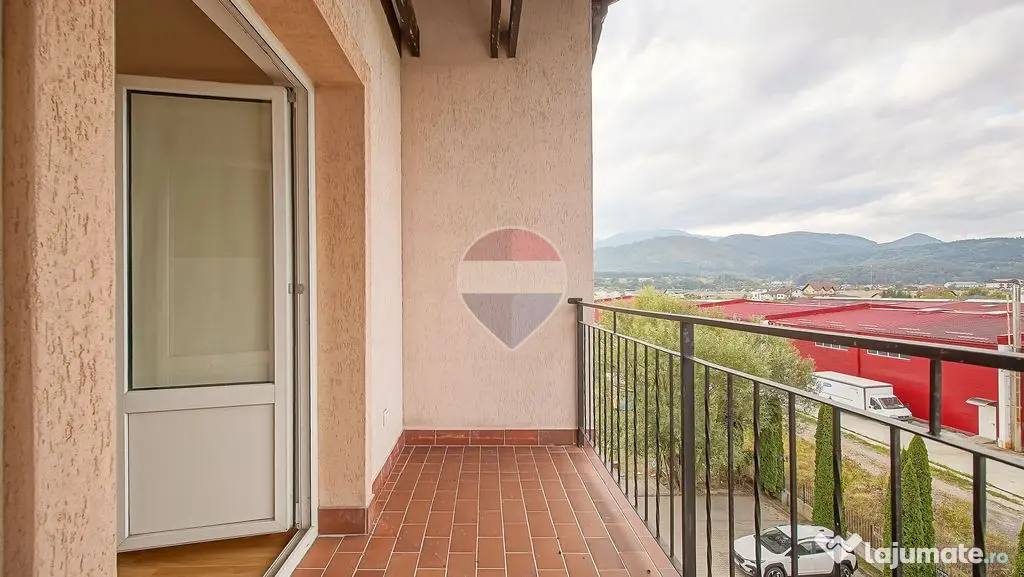 DE VANZARE | 3 CAMERE | CRISTIAN | 72 MP | LOC PARCARE | - Cristian (Brasov)