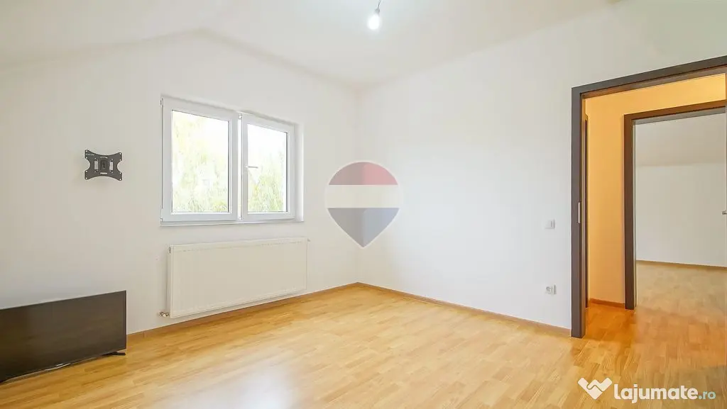 DE VANZARE | 3 CAMERE | CRISTIAN | 72 MP | LOC PARCARE | - Cristian (Brasov)
