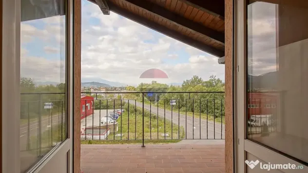 DE VANZARE | 3 CAMERE | CRISTIAN | 72 MP | LOC PARCARE | - Cristian (Brasov)