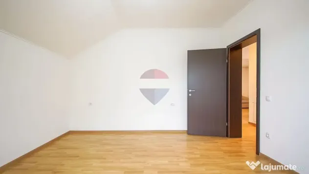 DE VANZARE | 3 CAMERE | CRISTIAN | 72 MP | LOC PARCARE | - Cristian (Brasov)