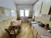 Apartament 3 camere, ultracentral, etaj 9, renovat ,mobilata 